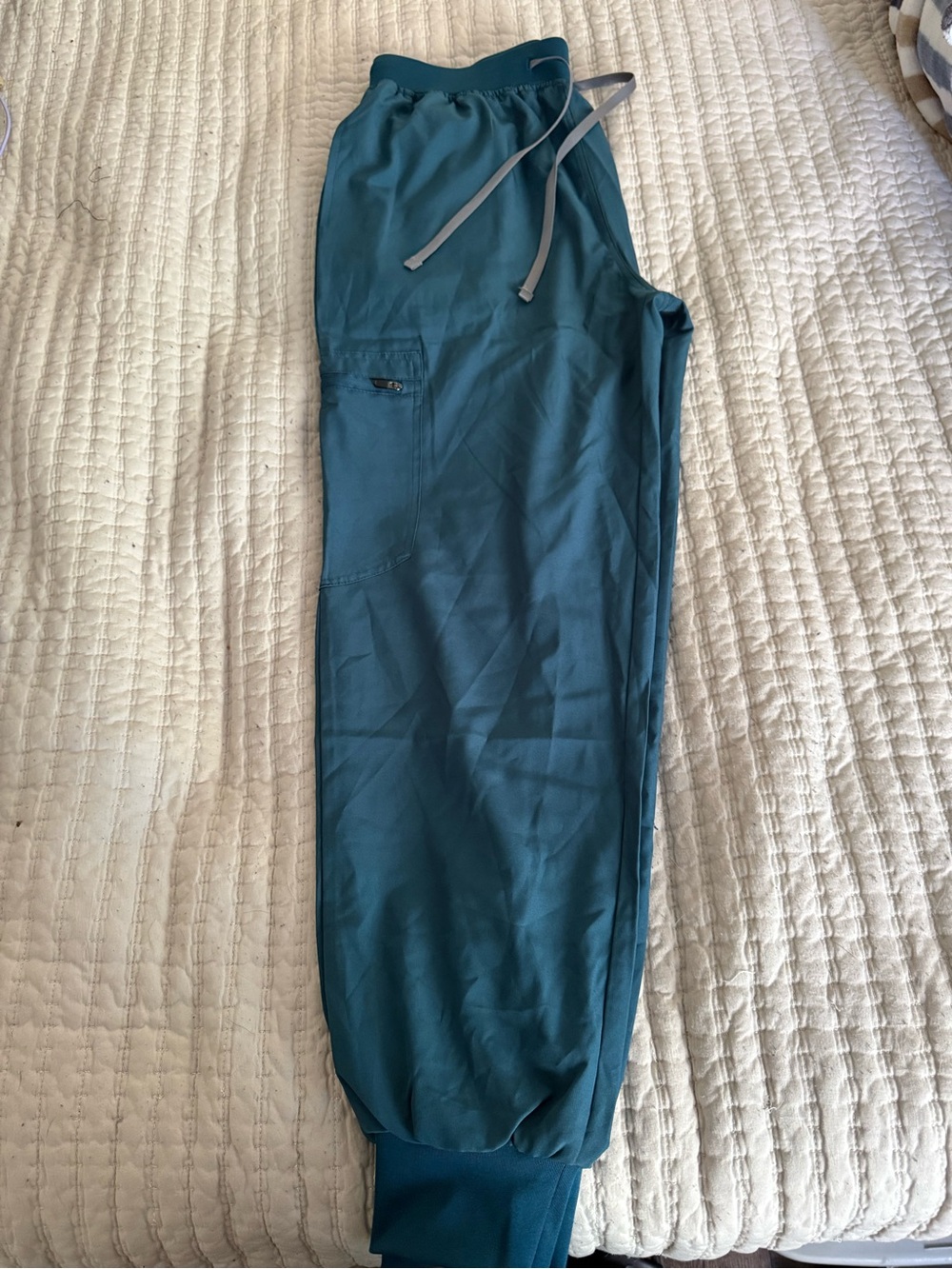Source Unknown Teal V-Neck Women’s Short Sleeve Top - Picture 3 of 4